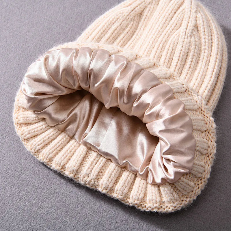 Gorro acogedor de satén de seda