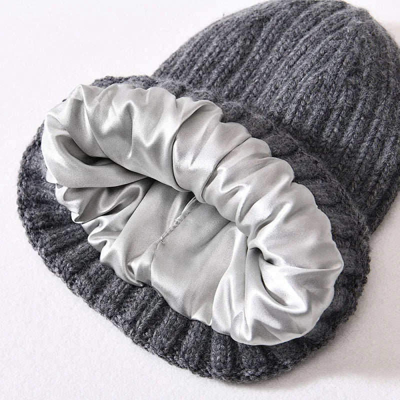 Gorro acogedor de satén de seda