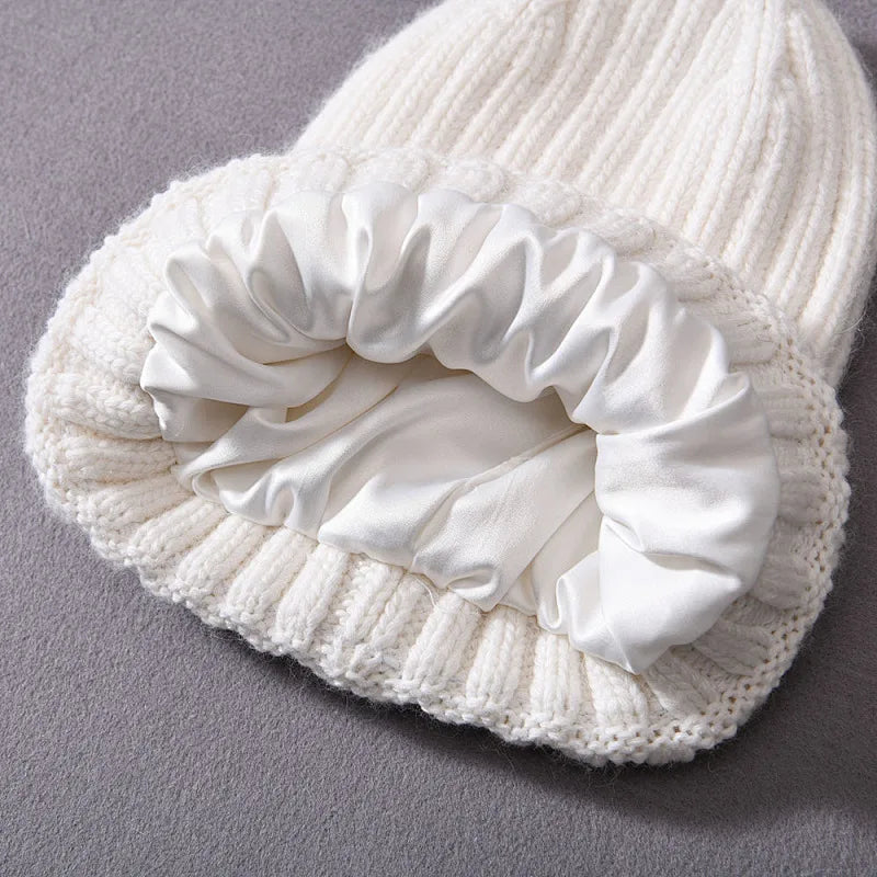 Gorro acogedor de satén de seda