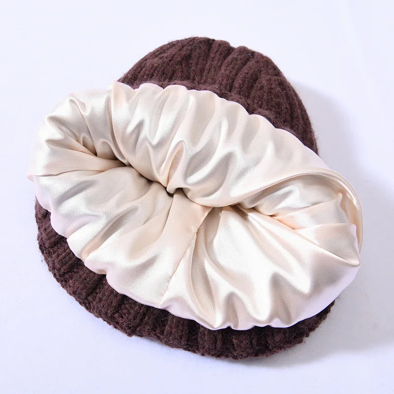 Gorro acogedor de satén de seda